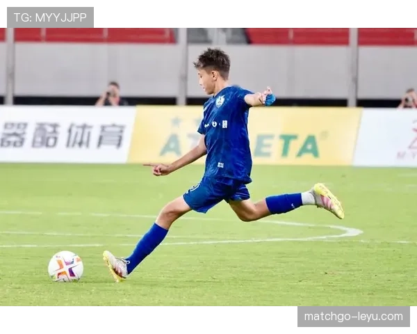 体育媒体热评:赛事焦点引爆舆论热度