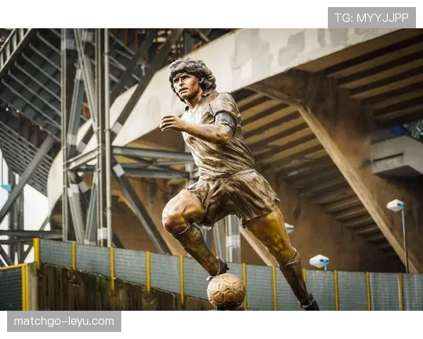 阿贾克斯战术革新:技术与速度融合重塑现代足球竞争格局 阿贾克斯战术革新:技术与速度融合重塑现代足球竞争格局