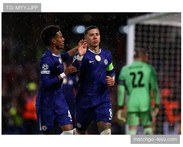 波尔图新赛季阵容焕然一新,青春风暴席卷赛场引期待 波尔图新赛季阵容焕然一新,青春风暴席卷赛场引期待