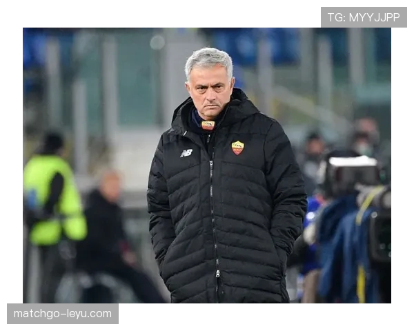 奥斯梅恩禁区再显终结本色,状态火热彰显顶级得分能力 奥斯梅恩禁区再显终结本色,状态火热彰显顶级得分能力