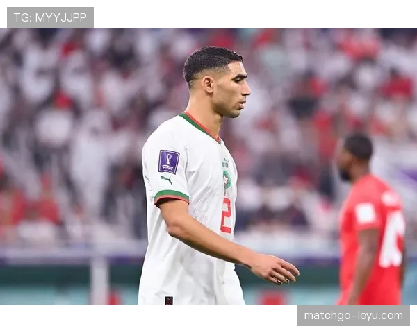 阿什拉夫率国家队迎战世界杯强敌,决战时刻万众瞩目 阿什拉夫率国家队迎战世界杯强敌,决战时刻万众瞩目